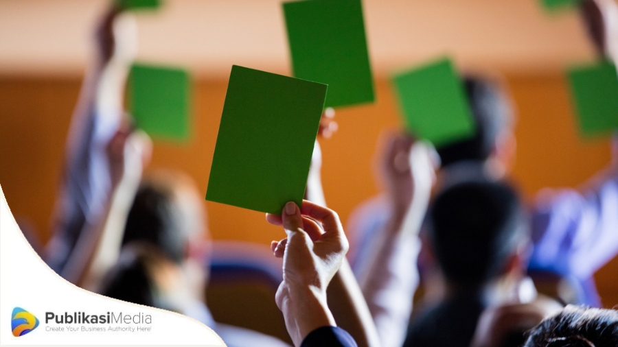 membangun opini publik